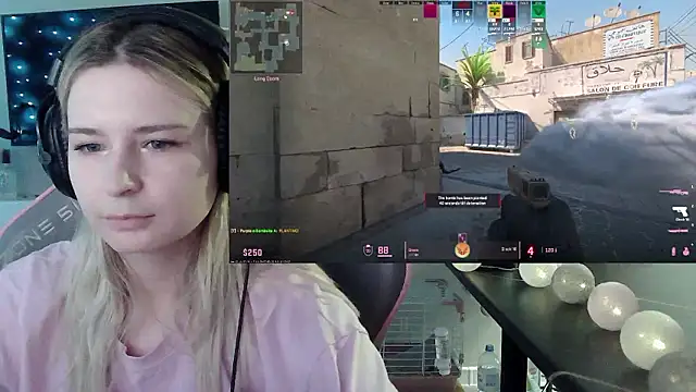 VladaLevine's Webcam Show