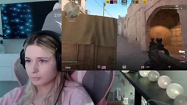 Pokazy przed kamerką – VladaLevine