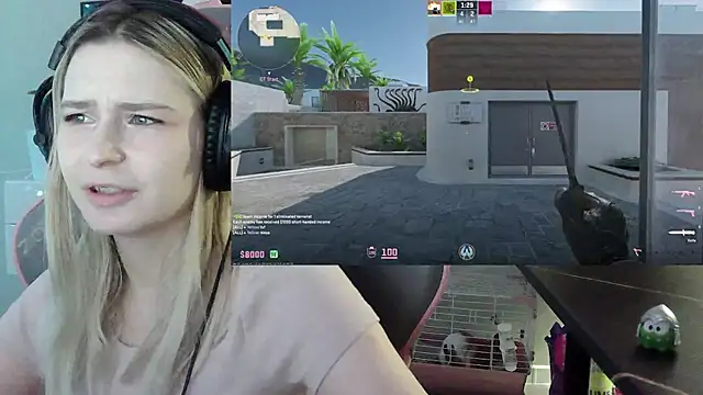 Pokazy przed kamerką – VladaLevine