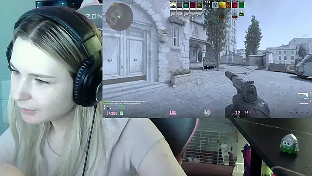 VladaLevine: διαδικτυακό σόου στην κάμερα