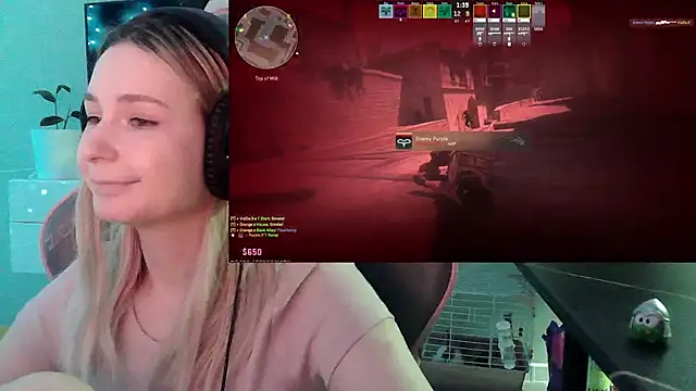 Show modela VladaLevine na web-kameri