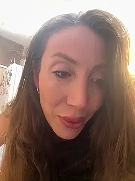 XXX chat uživo modela HellaryTourent
