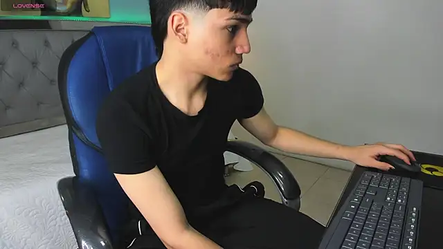 Pokazy przed kamerką – SamBlack_