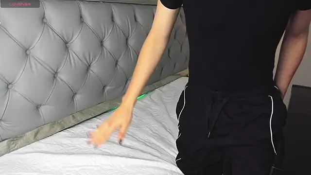 SamBlack_ Show in webcam