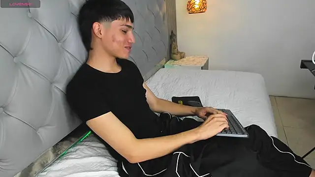 SamBlack_'s Webcam Show