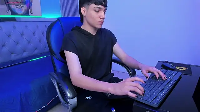 הופעת וובקאם של SamBlack_