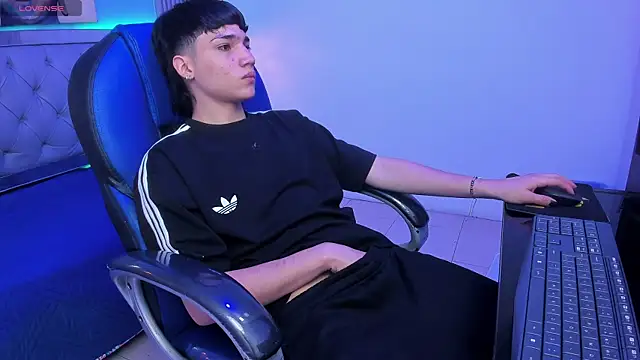 SamBlack_ Show Webcam