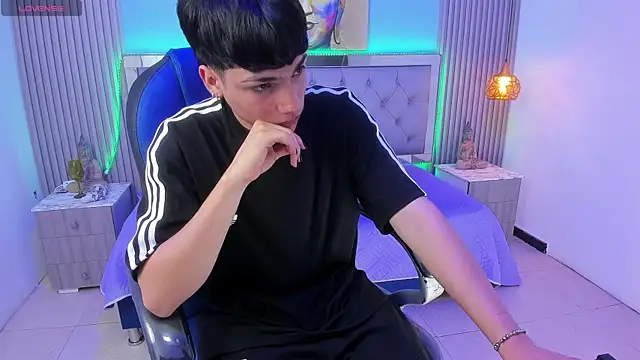SamBlack_ Show in webcam