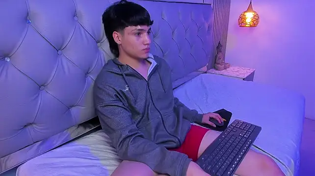 SamBlack_ 在線直播表演