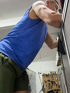 Paul22cm- Show in webcam