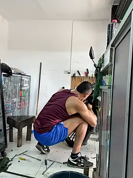Paul22cm-'s Webcam Show