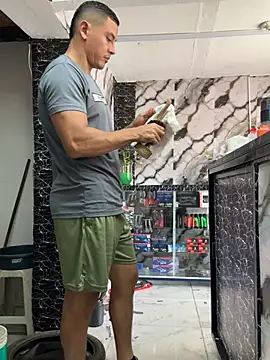 Paul22cm-: διαδικτυακό σόου στην κάμερα