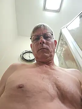 Isucpussy Show in webcam