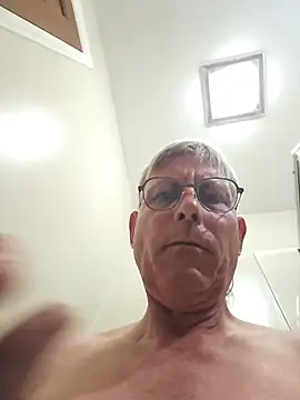 Isucpussy Webcam-Show