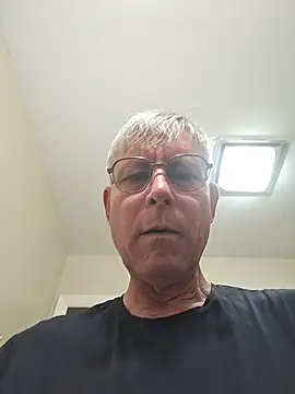 Webkamerová show Isucpussy