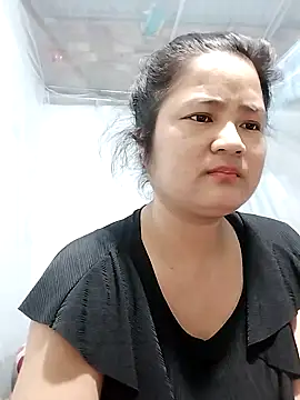 Živá chatovací místnost BigAss-69