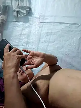 Pokazy przed kamerką – BigAss-69