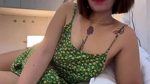 Naughty_mariaxxx's Webcam Show