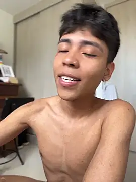 MaxiWildd's Webcam Show