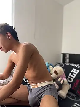 MaxiWildd webcam show