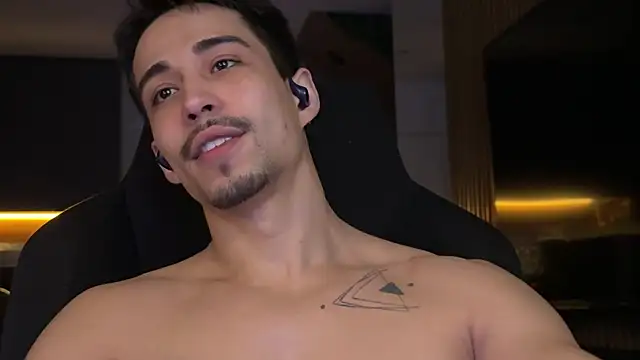 Show de mettew22cm na webcam