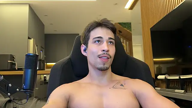 Show de mettew22cm na webcam