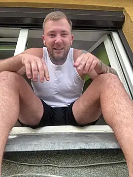 BLue_eyed_Bully Show in webcam