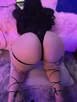 Valerie-'s Live XXX Chat