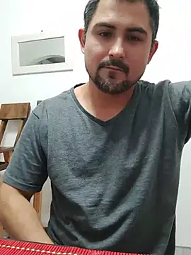 Bradd_32 在線直播表演