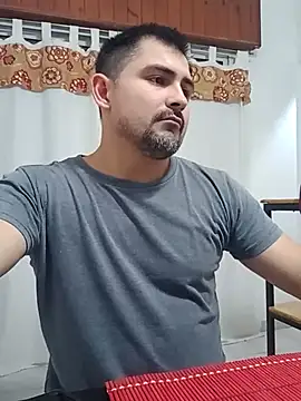 Bradd_32 Show Webcam