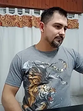 Bradd_32 Show Webcam