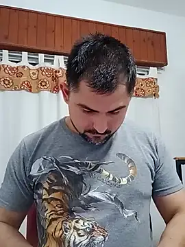 Bradd_32のウェブカメラショー
