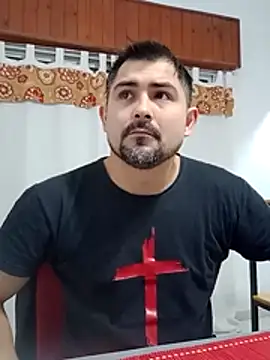 Bradd_32 在線直播表演