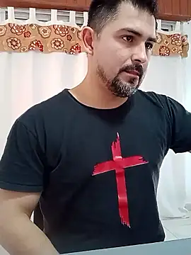 Bradd_32 在線直播表演