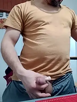 Bradd_32 在線直播表演