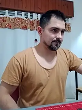 Bradd_32 Show Webcam