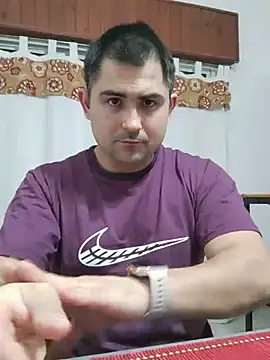 Bradd_32 Show Webcam