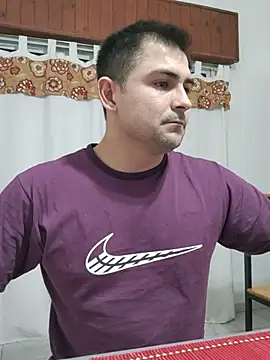 Bradd_32 Show Webcam