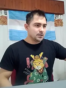 Bradd_32 在線直播表演