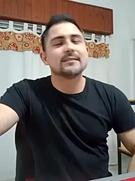 Bradd_32 在線直播表演