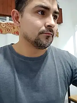 Bradd_32 Шоу с уебкамера