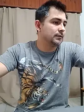 Bradd_32 Show Webcam