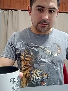 Bradd_32 网络视讯表演