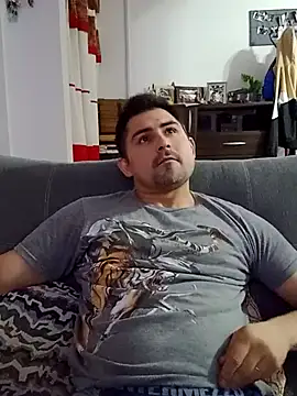 Bradd_32 XXX чат на живо