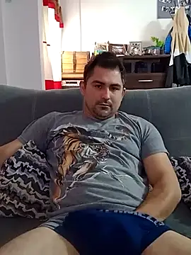 Bradd_32 网络视讯表演