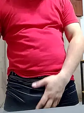 Bradd_32 在線直播表演