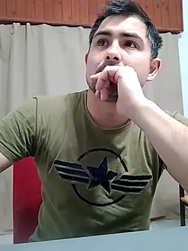 Bradd_32's Webcam Show