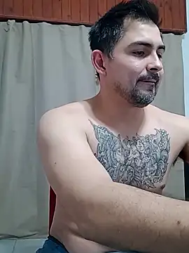 Bradd_32 在線直播表演