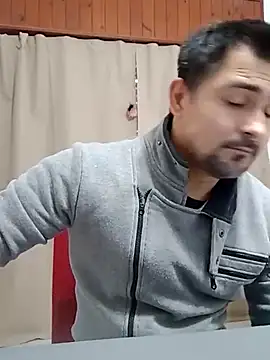 Bradd_32 Show Webcam
