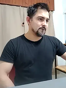 Bradd_32 在線直播表演